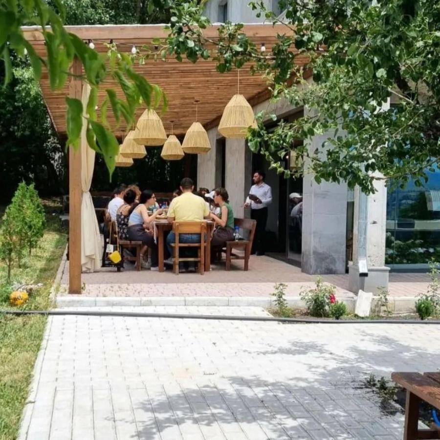 Tsaghkunk Chef House Hotel & Restaurant Sevan Exteriör bild